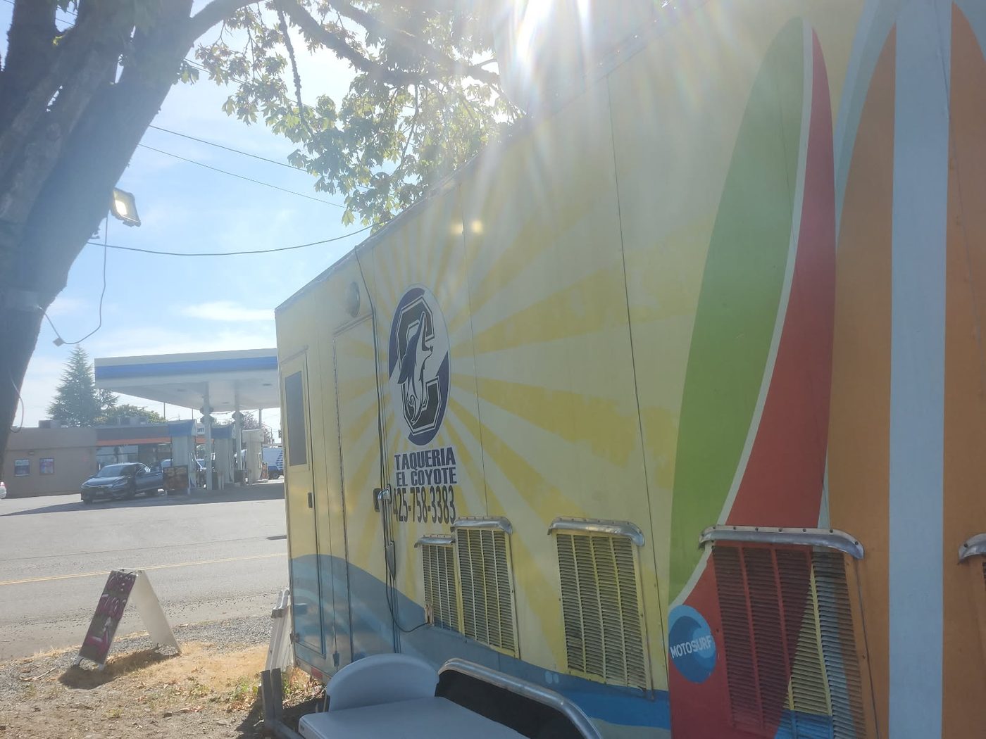 Taqueria El Coyote food truck parked in Lynnwood.
